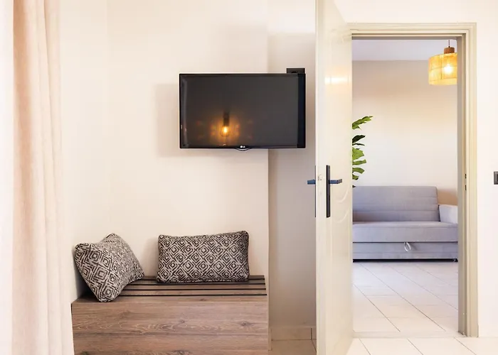 Manthos Beachfront Apartments, By Zantewize Laganas