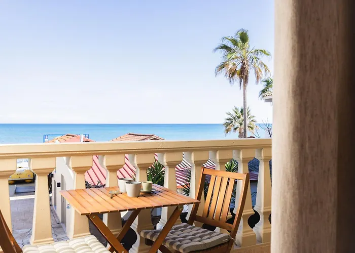 Manthos Beachfront Apartments, By Zantewize Appartement