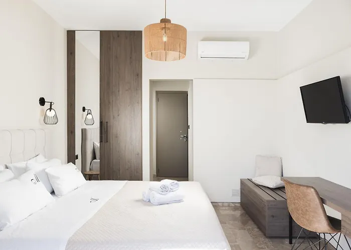 Manthos Beachfront Apartments, By Zantewize Laganas