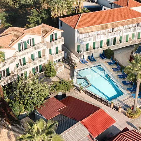 Manthos Beachfront Apartments, By Zantewize Apartman *