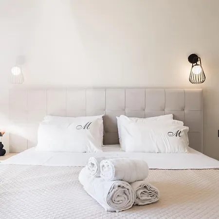 Manthos Beachfront Apartments, By Zantewize