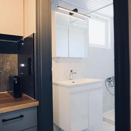 Manthos Beachfront Apartman Laganász