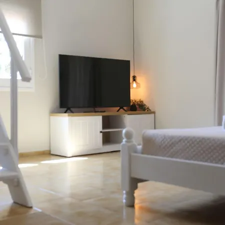 Manthos Beachfront Apartments, By Zantewize