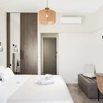 Manthos Beachfront Apartments, By Zantewize Laganas