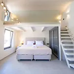 Manthos Beachfront Apartments, By Zantewize