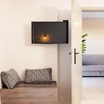 Manthos Beachfront Apartments, By Zantewize Laganas