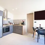 Manthos Beachfront Apartments, By Zantewize Апартаменты *