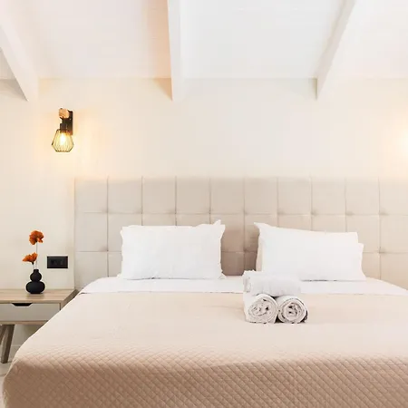 Apartamento Manthos Beachfront Apartments, By Zantewize