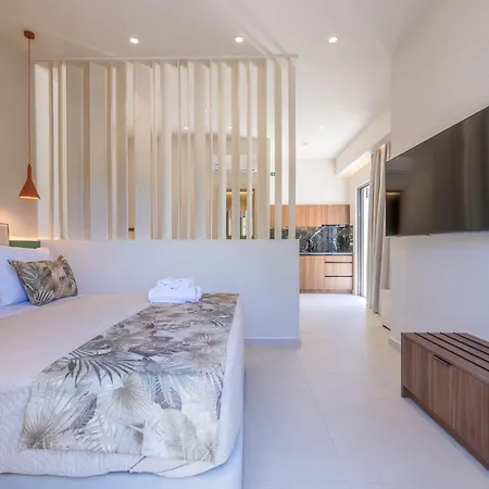 Apartman Manthos Beachfront Apartments, By Zantewize *