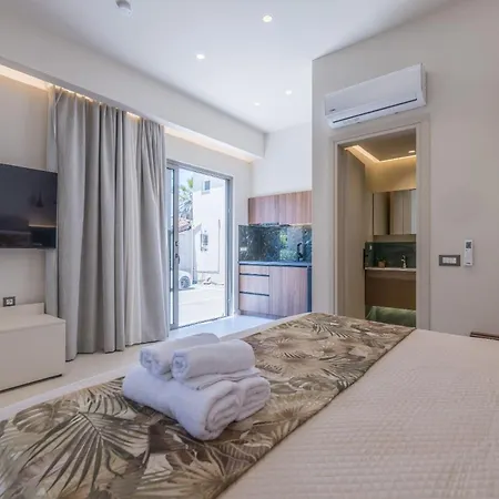 Manthos Beachfront Apartments, By Zantewize Apartman *