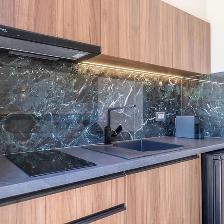 Apartman Manthos Beachfront Apartments, By Zantewize *