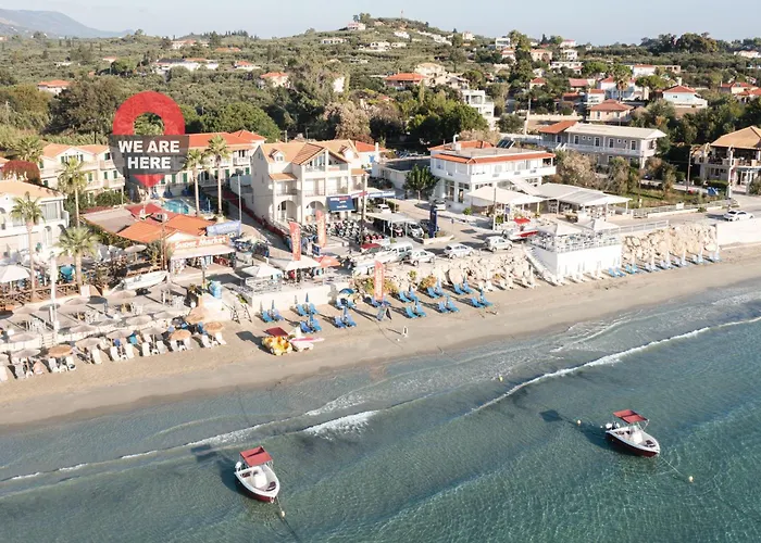 Manthos Beachfront Apartments, By Zantewize Апартаменты *