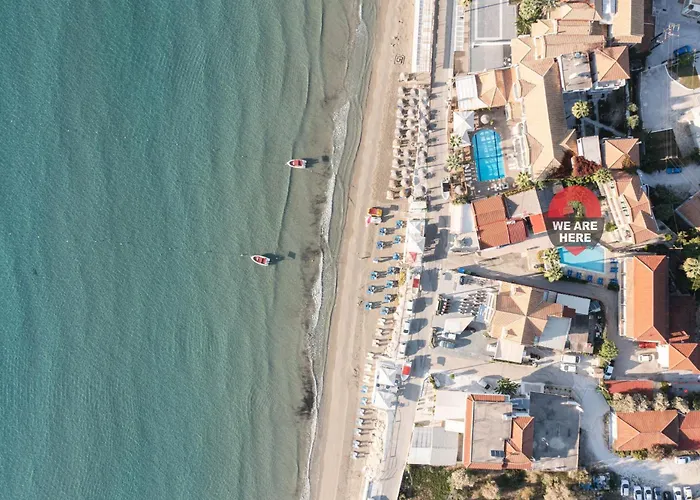 Manthos Beachfront Apartments, By Zantewize Апартаменты