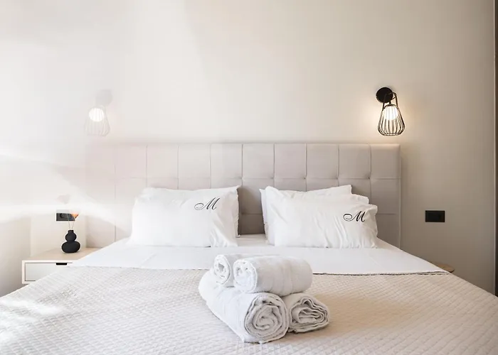 Manthos Beachfront Apartments, By Zantewize