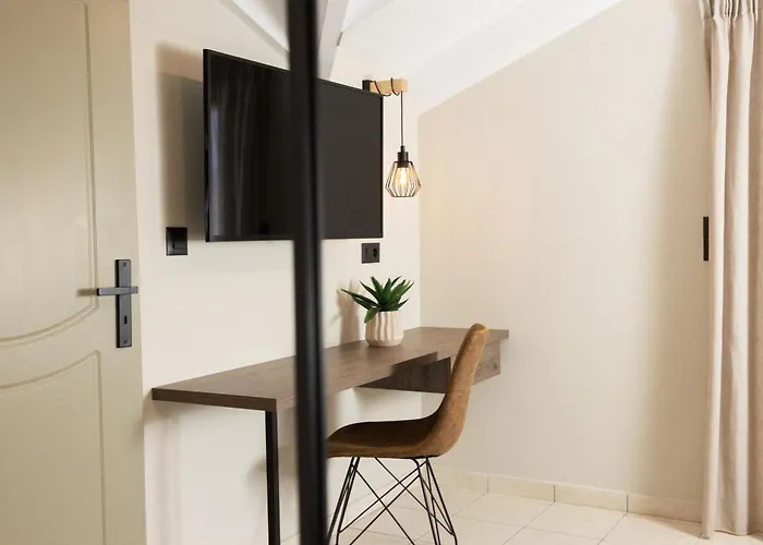 Manthos Beachfront Apartments, By Zantewize Апартаменты Лаганас